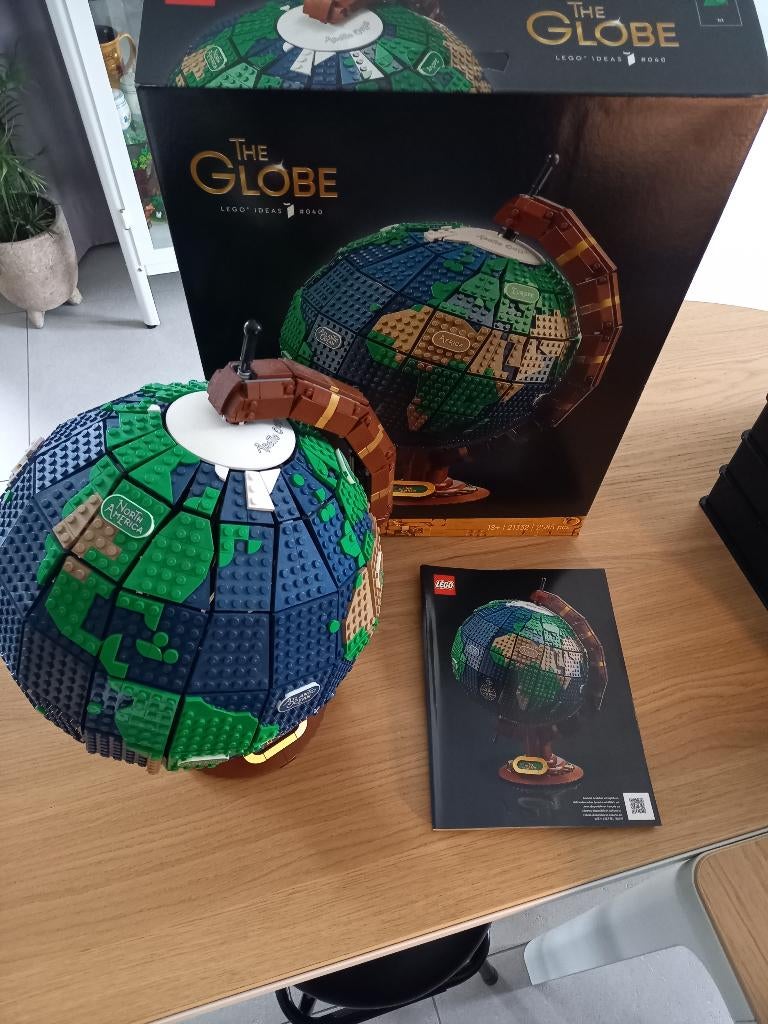 lego ideas 21332 wereldbol, Kinderen en Baby's, Speelgoed | Duplo en Lego, Ophalen of Verzenden, Zo goed als nieuw, Complete set