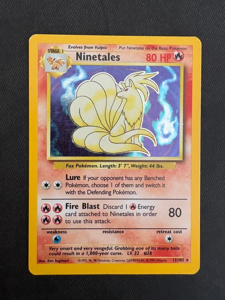 Ninetales 12/102 Pokémon kaart (holo), Ophalen of Verzenden, Zo goed als nieuw