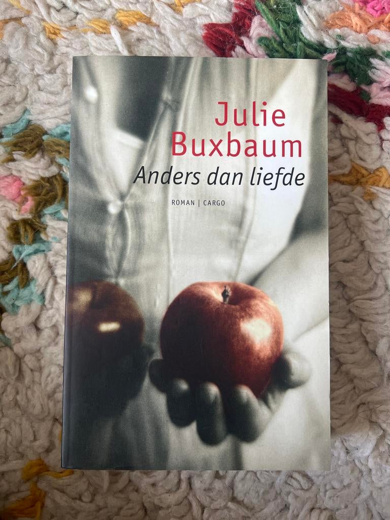 Anders dan liefde - Julie Buxbaum, Ophalen of Verzenden, Zo goed als nieuw, Nederland
