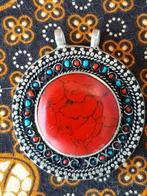 Mooie oude hanger uit Nepal met steen en steentjes 4,8 cm., Ophalen of Verzenden