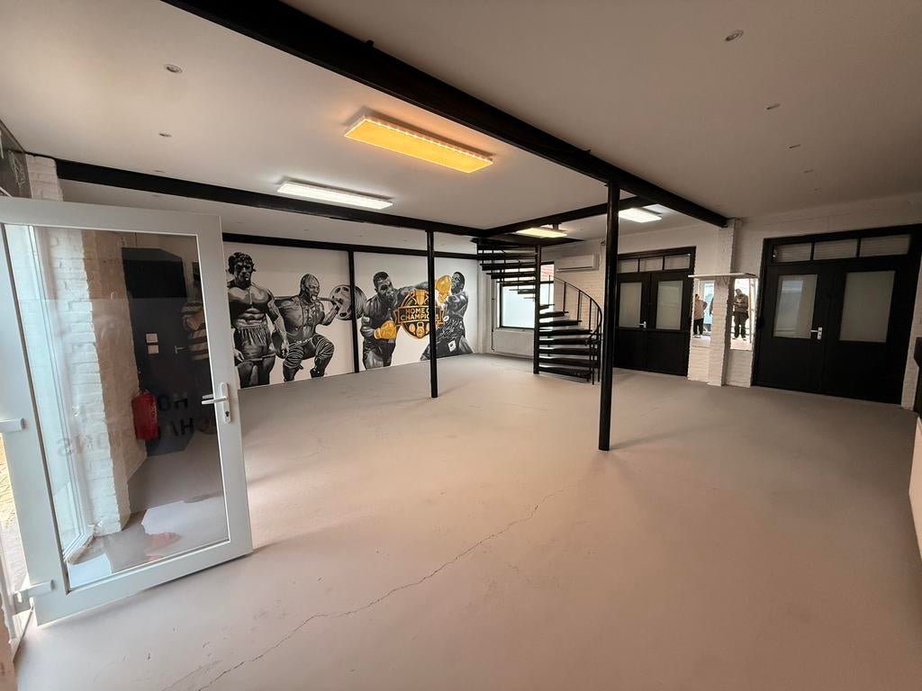 Te huur: bedrijfsruimte / kantoorruimte met verdieping, 175 m², Huur, Bedrijfsruimte