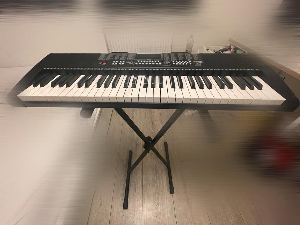 Keyboard met standaard en microfoon, Muziek en Instrumenten, Met standaard, Ophalen, Overige merken, 61 toetsen