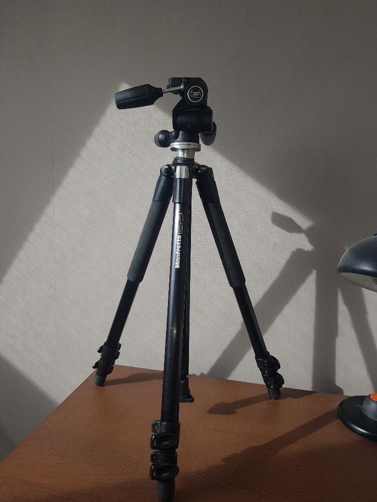 Manfrotto 055XB met Manfrotto 804RC2 balhoofd + Hama BETA50, Audio, Tv en Foto, Fotografie | Statieven en Balhoofden, Ophalen