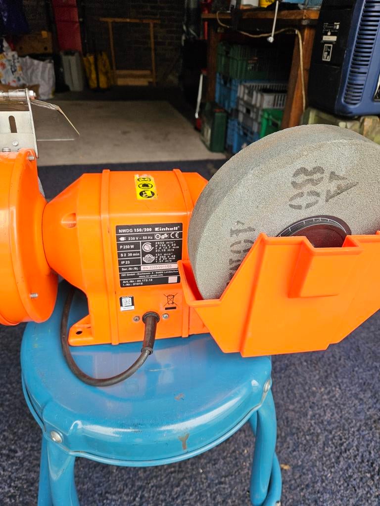 Cinhell 250W Werkbankslijpmachine - Zo goed als nieuw, Ophalen of Verzenden, Zo goed als nieuw, Minder dan 700 watt, Werkbankslijpmachine