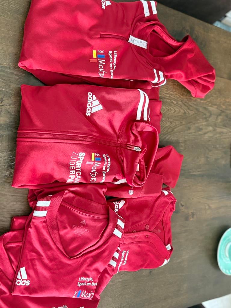 ROC Mondriaan sportkleding set, Overige maten, Ophalen of Verzenden, Zo goed als nieuw, Rood
