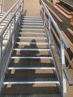 Stalen trap 14 treden  gegalvaniseerd, Doe-het-zelf en Verbouw, Ladders en Trappen, Ophalen, Zo goed als nieuw, 2 tot 4 meter