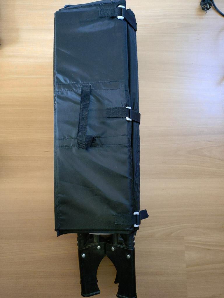 Gratis af te halen: Campingbedje met gebruikerssporen, Ophalen, Gebruikt, Reisbedje