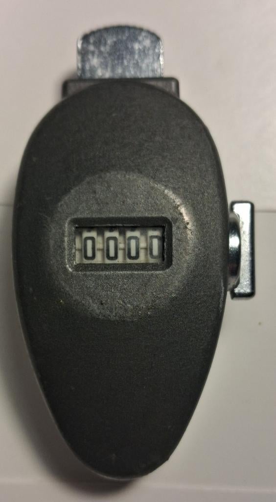 Handteller.  ENM. England.  Ca 1960. 8 cm., Ophalen