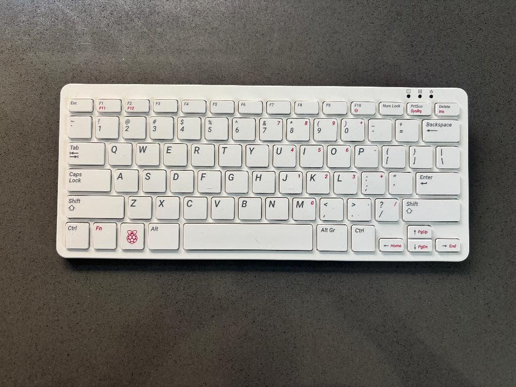 Raspberry Pi 400 - 4GB, Ophalen, 2 tot 3 Ghz, Zo goed als nieuw, Met videokaart