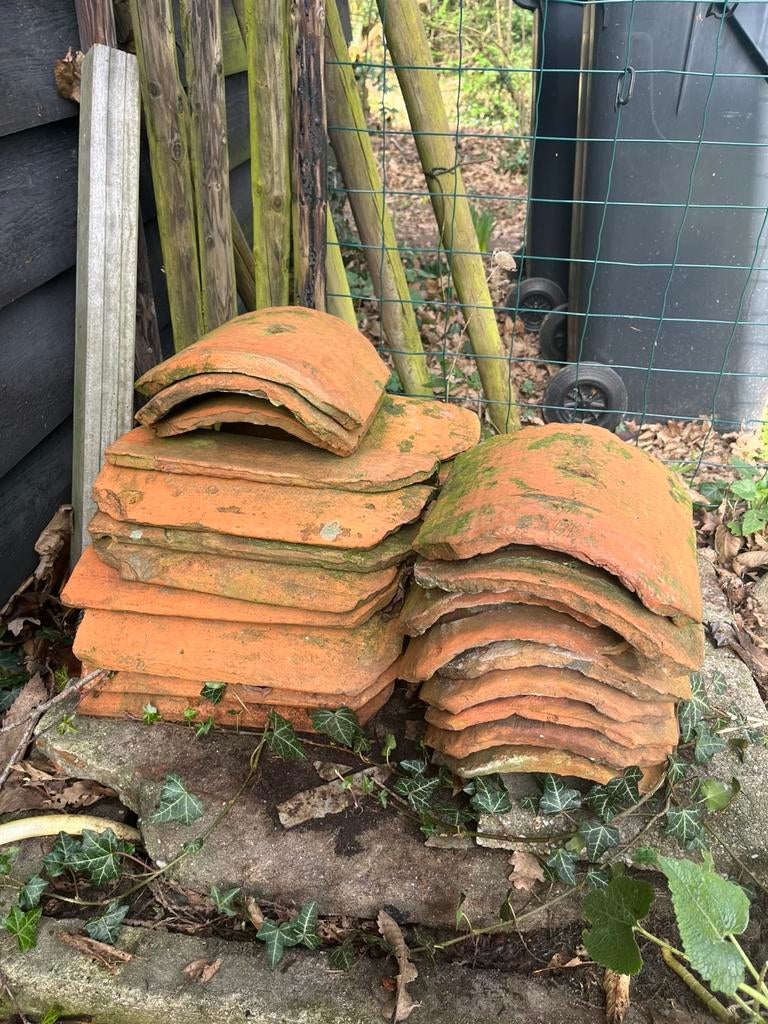 Oude holle nokvorsten., Doe-het-zelf en Verbouw, Dakpannen en Dakbedekking, Ophalen, Gebruikt, Steen of Klei, Minder dan 5 m²
