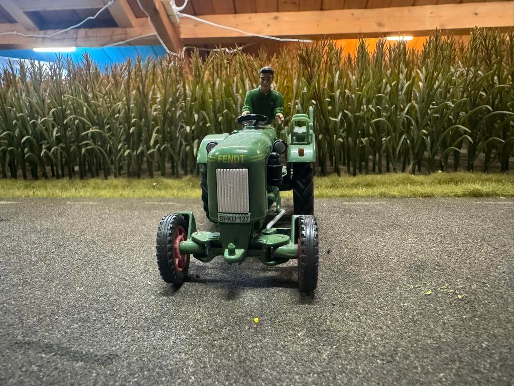 Siku classic Fendt, Hobby en Vrije tijd, Modelauto's | 1:32, Ophalen of Verzenden, Zo goed als nieuw, Tractor of Landbouw, SIKU