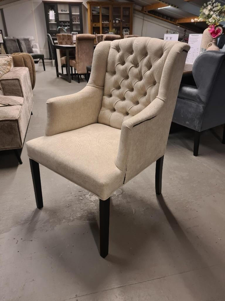 VOORRAAD 4 Landelijke Eetkamerstoelen Victoria Stof Creme (1, Overige kleuren, Nieuw, Ophalen of Verzenden, Landelijke eetkamerstoelen stoelen capiton kleur stof beige