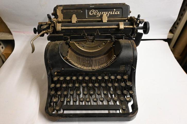 olympia model 8 typemachine nederlands toetsenbord, Diversen, Typemachines, Ophalen