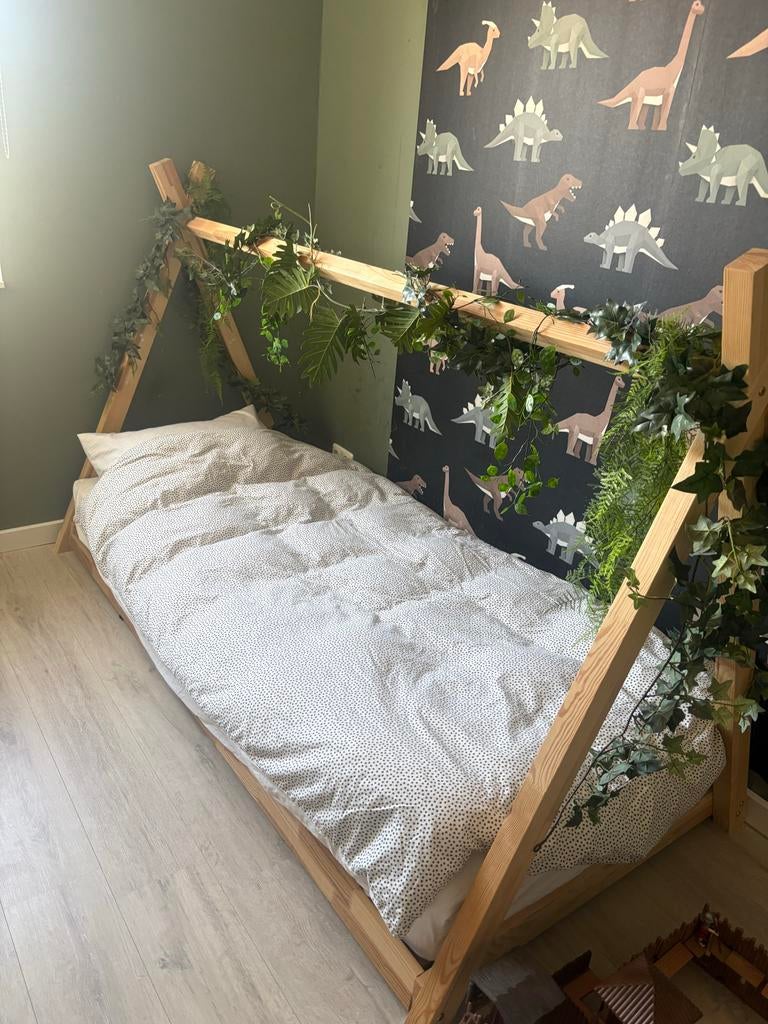 Tipi bed 90x200 cm inclusief lattenbodem, Kinderen en Baby's, Kinderkamer | Bedden, Ophalen, 85 tot 100 cm, Zo goed als nieuw
