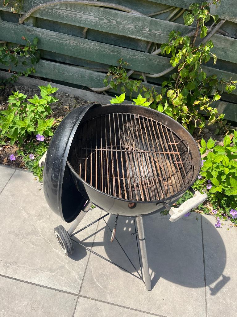 Weber 47cm houtskolen BBQ, Tuin en Terras, Houtskoolbarbecues, Ophalen of Verzenden, Gebruikt