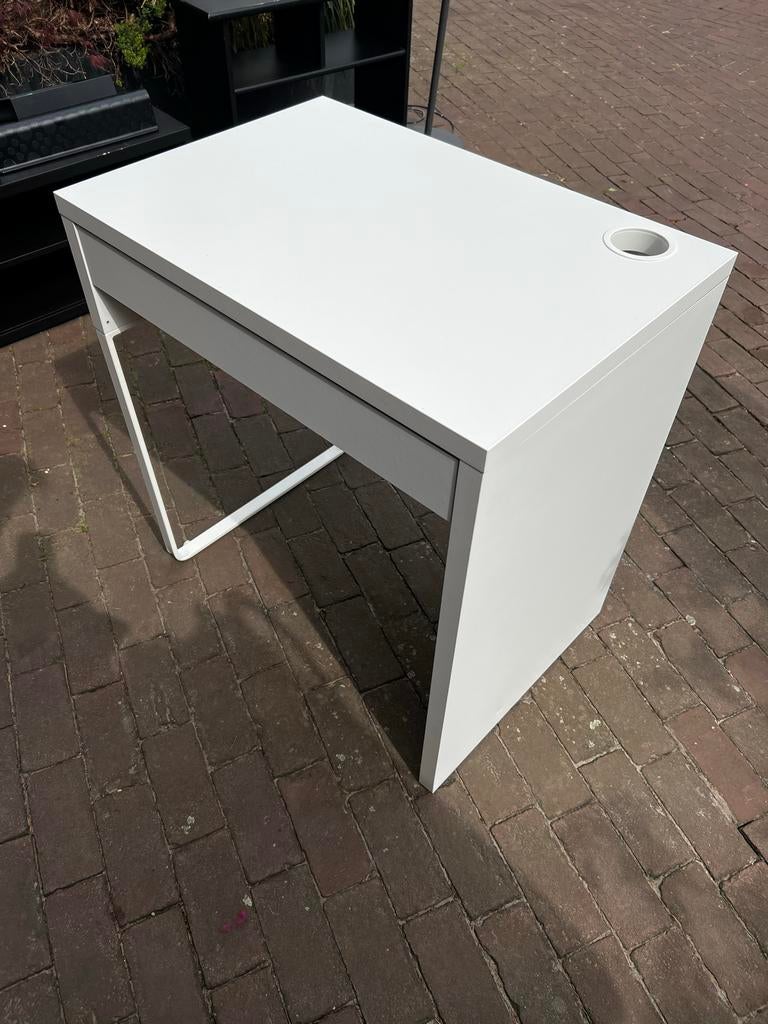IKEA bureau wit met lade, Huis en Inrichting, Bureaus, Ophalen, Overige typen, Gebruikt, Met lades