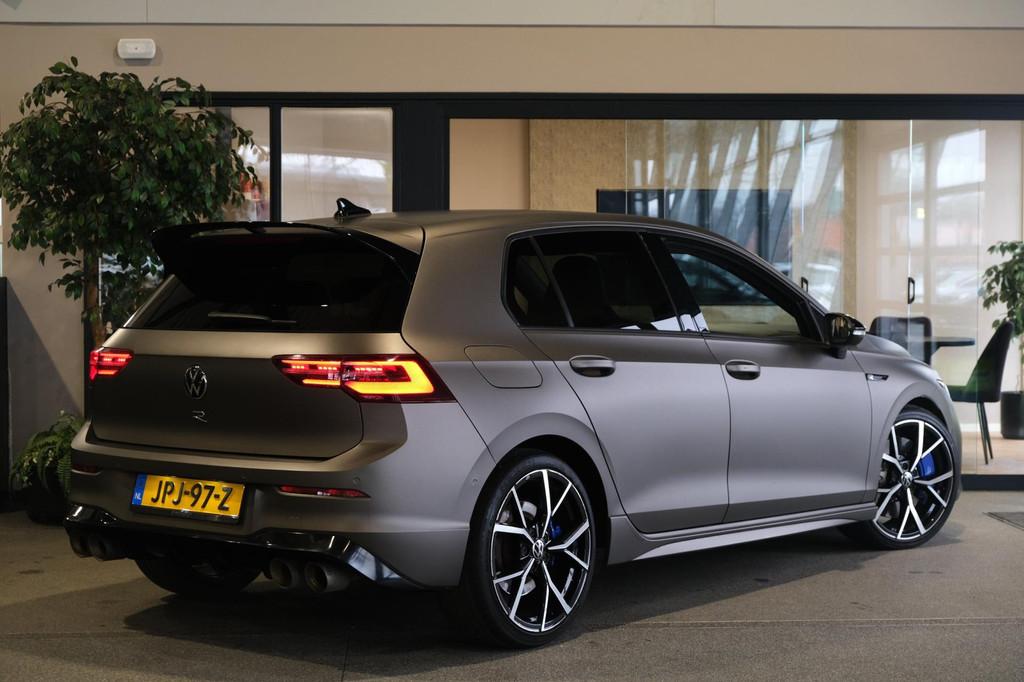 Volkswagen Golf 8 2.0 TSI R 4Motion PERFORMANCE Akra Led Cam, Gebruikt, 4 cilinders, 1984 cc, Alcantara