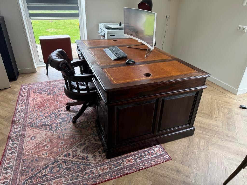 Engels bureau partnerdesk chesterfield met bureaustoel, Huis en Inrichting, Bureaus, Ophalen, Overige typen, Gebruikt, Bruin