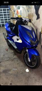 Yamaha aerox, Fietsen en Brommers, Ophalen of Verzenden, Zo goed als nieuw, Benzine, Aerox