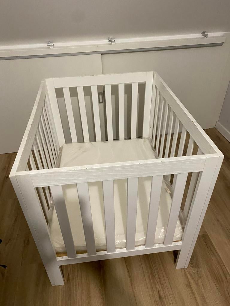 Babybox, Kinderen en Baby's, Boxen, Ophalen of Verzenden, Gebruikt, Vierkant, In hoogte verstelbaar