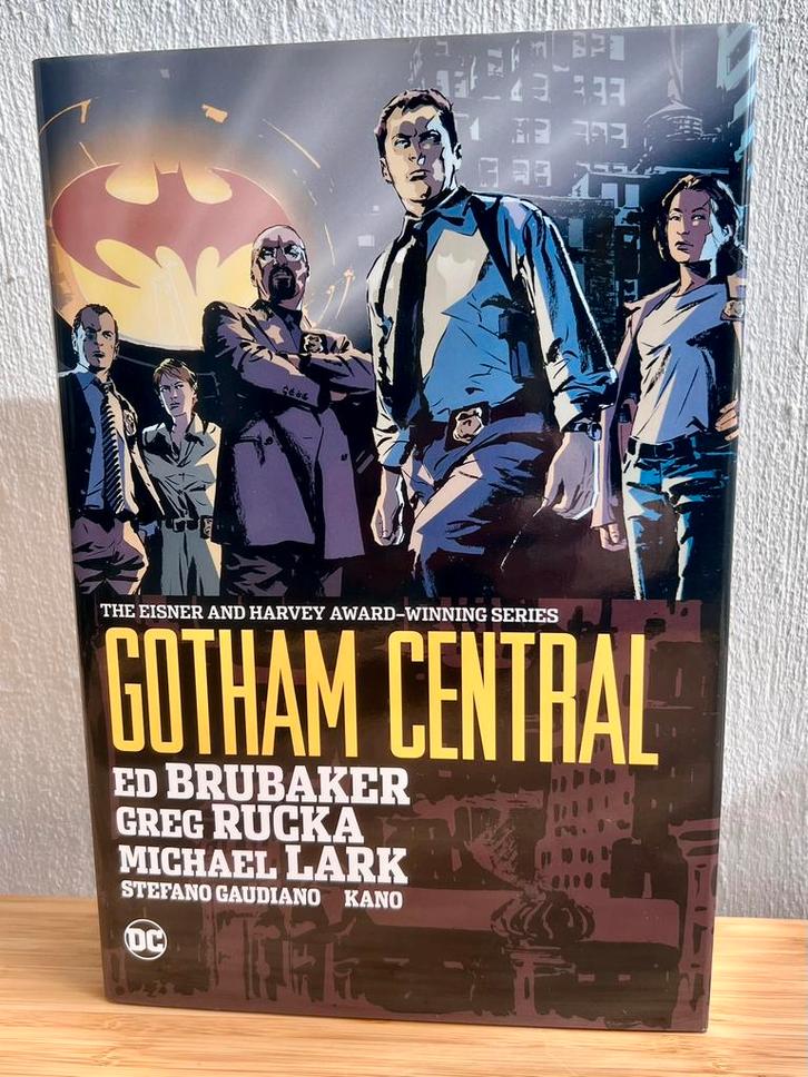 Gotham Central HC omnibus. Brubaker  €65 incl verz, Boeken, Strips | Comics, Zo goed als nieuw, Eén comic, Amerika, Ophalen of Verzenden