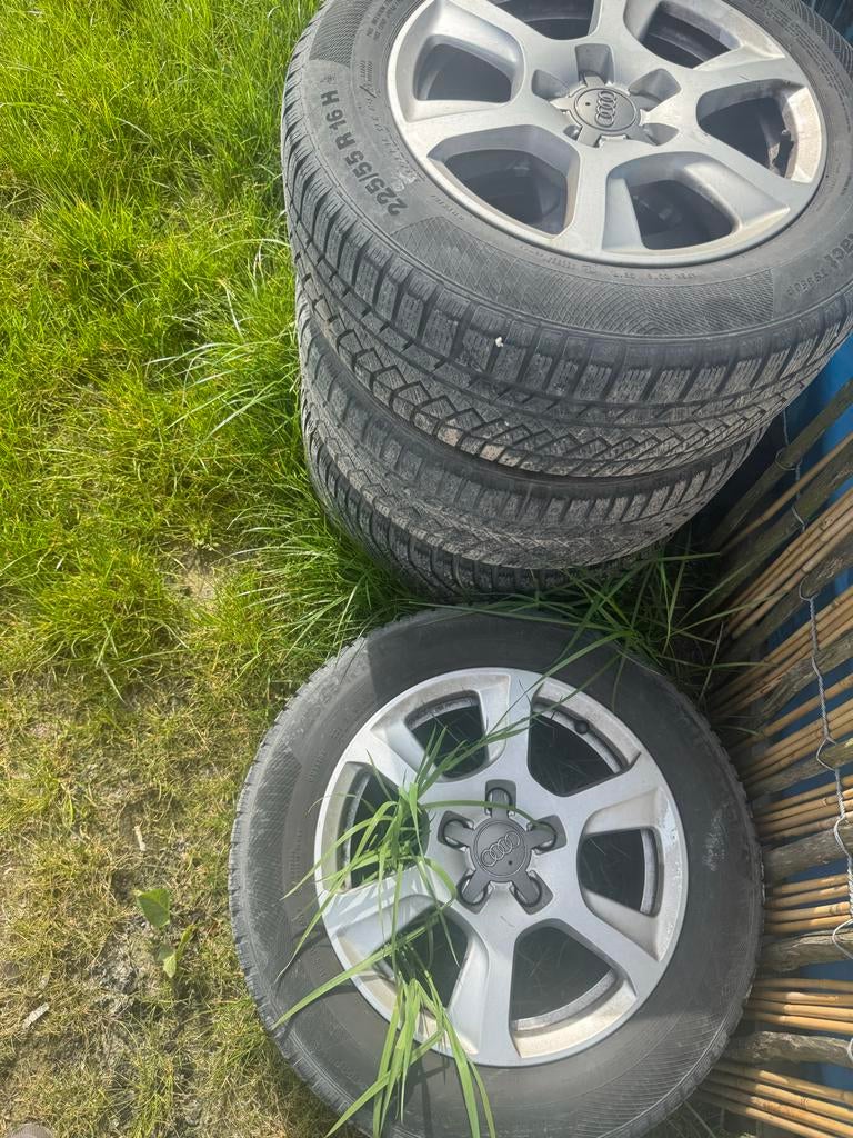 Continental winterbanden met Audi velgen 225/55 R16, Auto-onderdelen, Banden en Velgen, Ophalen, Gebruikt, 16 inch, Banden en Velgen
