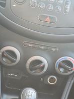 Hyundai i10 1.25 I 5DR 2012 Grijs, Auto's, Hyundai, Voorwielaandrijving, 450 kg, 31 €/maand, 4 cilinders