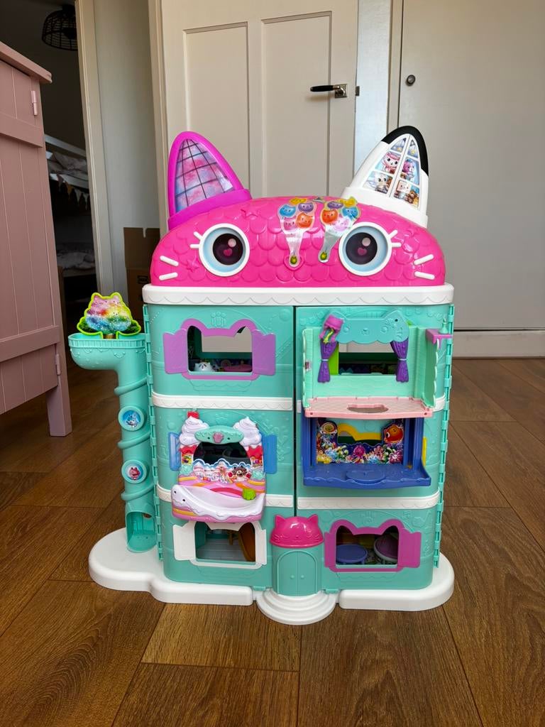 Gabbys Poppenhuis met accesoires (zie foto’s), Kinderen en Baby's, Speelgoed | Poppenhuizen, Ophalen, Zo goed als nieuw, Poppenhuis