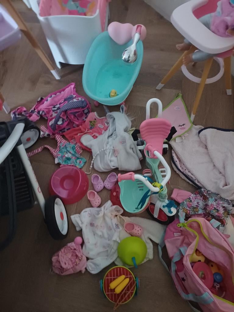 Grote set Baby Born accessoires en pop, Kinderen en Baby's, Speelgoed | Poppen, Ophalen, Zo goed als nieuw, Babypop