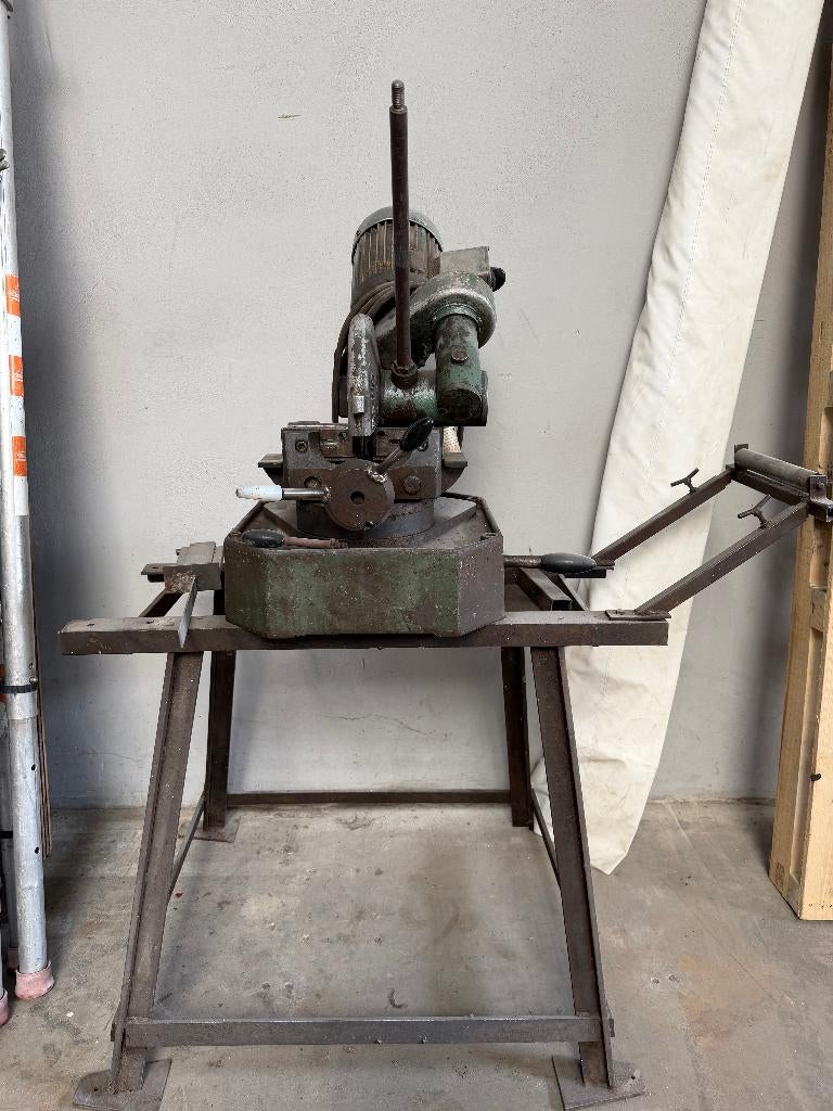 BEWO afkortzaag metaal 16A, Doe-het-zelf en Verbouw, Gereedschap | Zaagmachines, Gebruikt, 70 mm of meer, Afkortzaag, 1200 watt of meer