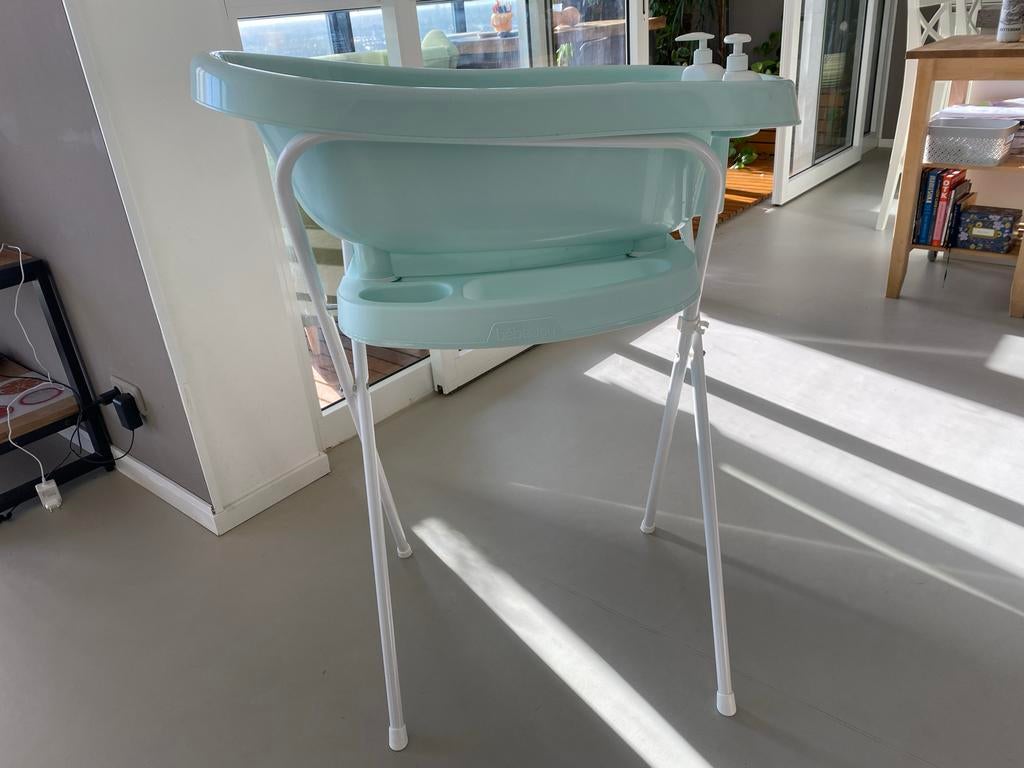 Bébé-jou babybadje met standaard en badzitje, Ophalen, Zo goed als nieuw, Badje, Bébé-jou