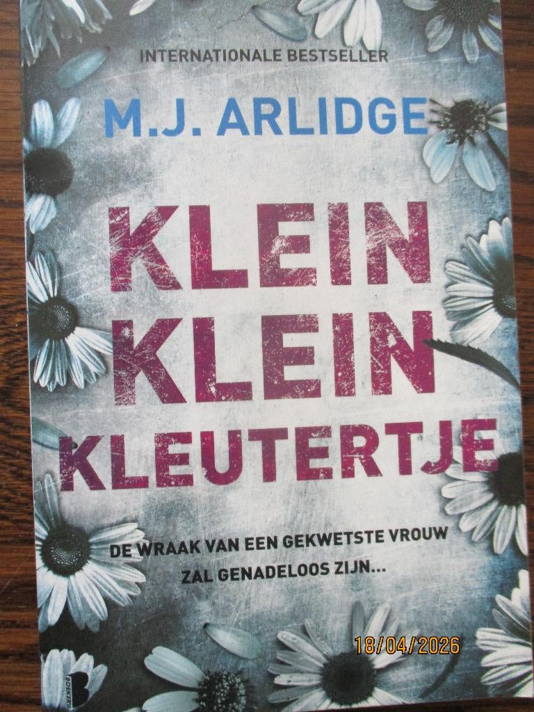Klein klein kleutertje Arlidge  Helen Grace 9789022582855 #, Boeken, Ophalen of Verzenden, Zo goed als nieuw