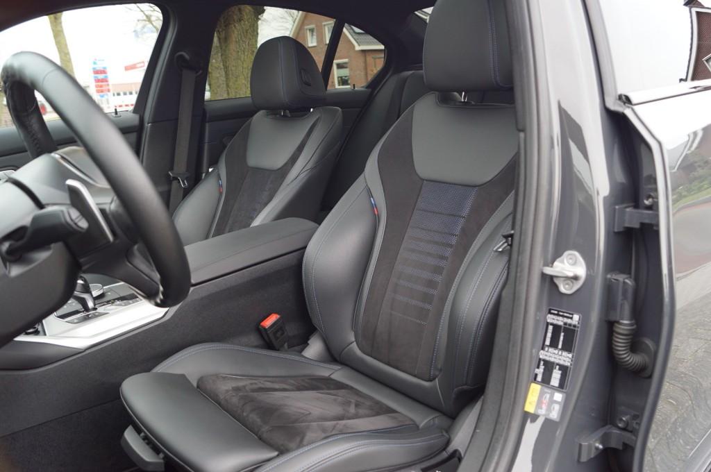 Bmw 3-SERIE 330e (292pk) M340I Look Laser/HUD/H&K/Pano/Carbo, Auto's, Automaat, Achterwielaandrijving, Gebruikt, 4 cilinders