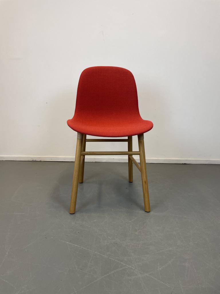 3 Normann Copenhagen Form stoel Rood, Niet ingevuld, Niet ingevuld, Nieuw, Stof