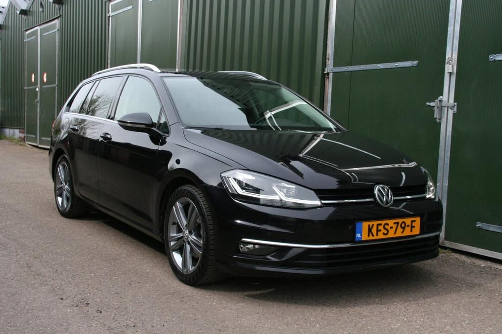 Volkswagen GOLF 1.5 TSI HIGHLINE R-LINE SPORT LEER PANORAMAD, 4 cilinders, 150 pk, Zwart, Leder