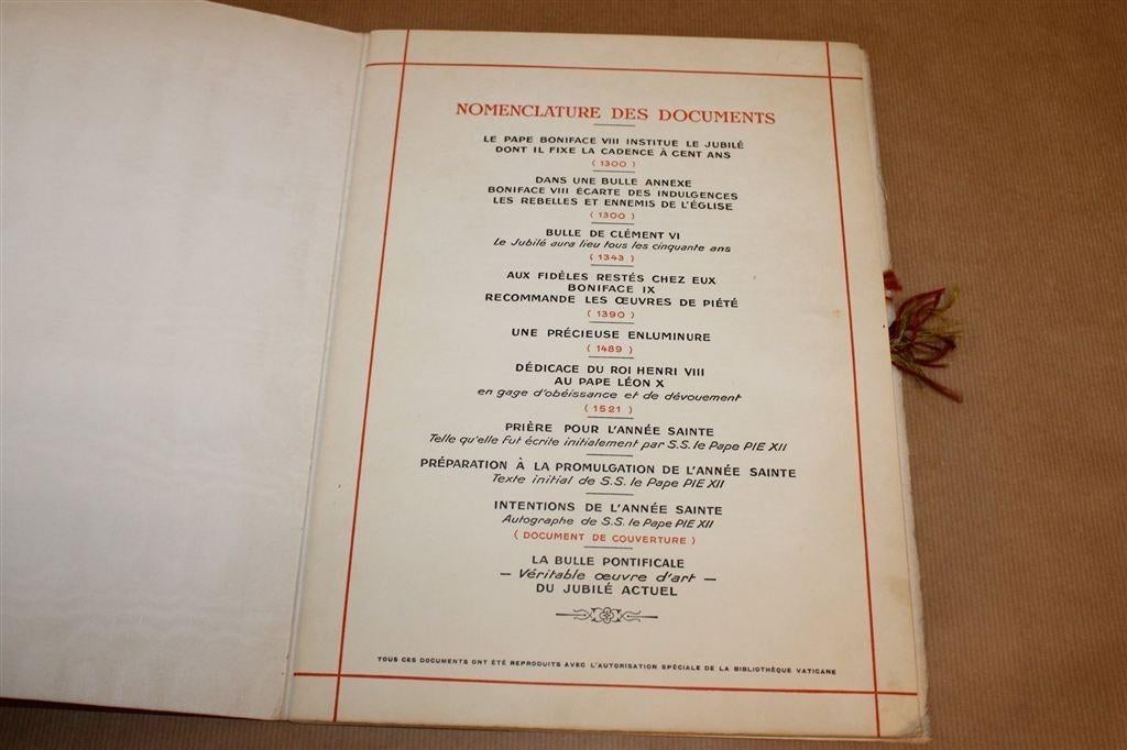 Vaticaan 1950 – Trésors Archives Vaticanes [Facsimile Album], Boeken, Ophalen of Verzenden, Gelezen