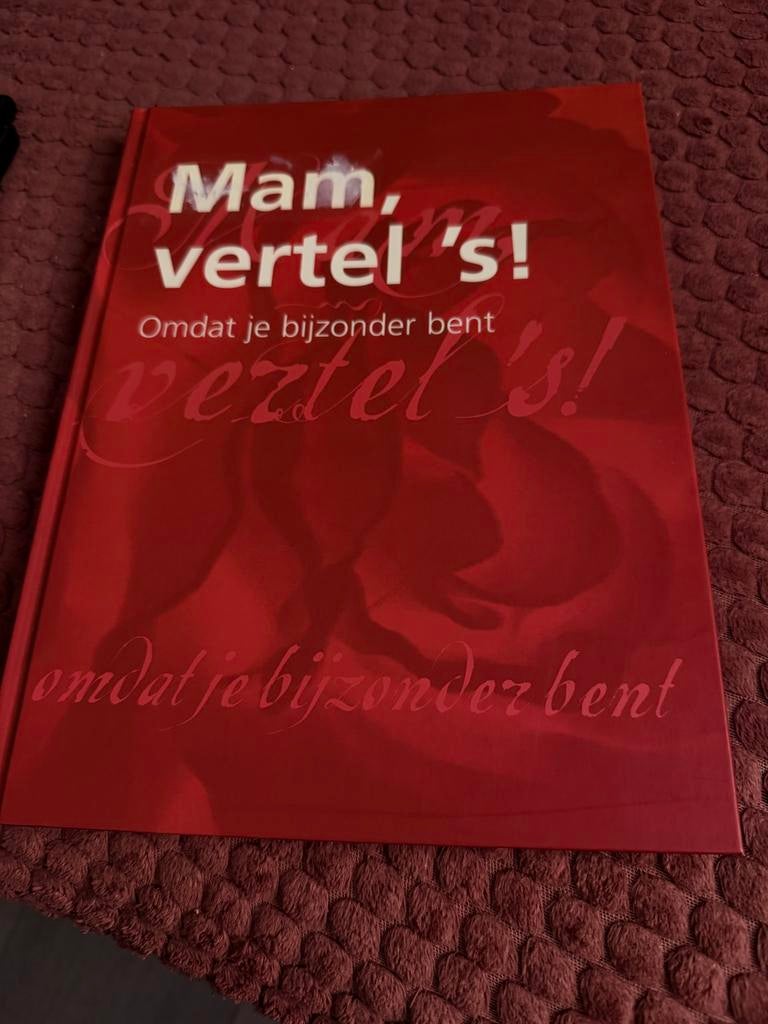 Mam, vertel 's! - Een persoonlijk cadeau voor je moeder, Ophalen of Verzenden, Zo goed als nieuw