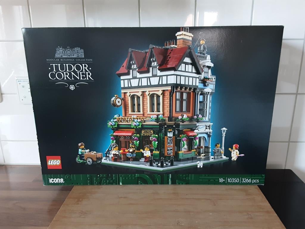 LEGO NR.10350 HOEKPAND IN TUDORSTIJL, Lego, Ophalen of Verzenden, Zo goed als nieuw, Complete set