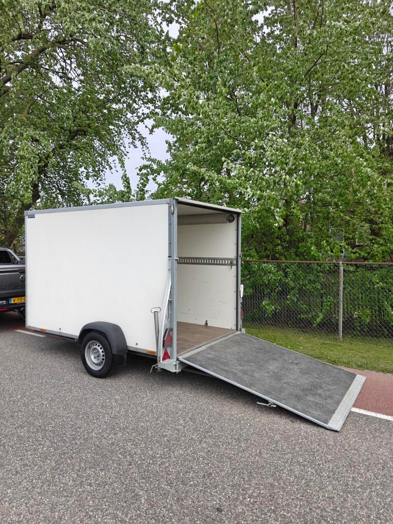 Sirius gesloten aanhanger met laadklep, Ophalen of Verzenden, Zo goed als nieuw