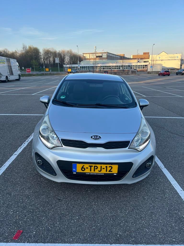 Kia Rio 1.4 Cvvt  Super Pack 109pk Eco Dynamics 2013 Grijs, Voorwielaandrijving, 40 €/maand, Zwart, 4 cilinders