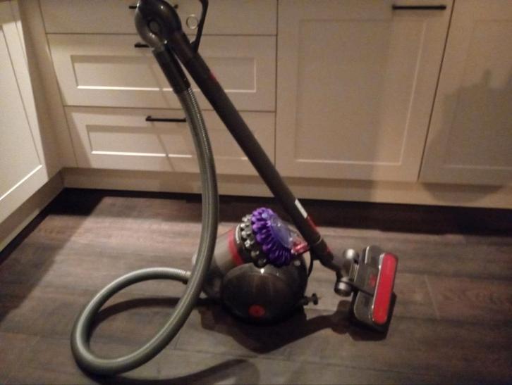 Dyson Big Ball Parquet 2 - Gekocht eind september 2025!, Witgoed en Apparatuur, Stofzuigers, Zo goed als nieuw, Stofzuiger, Reservoir