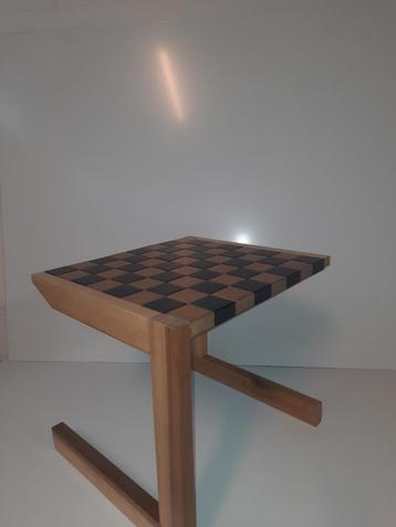 Kwalitatieve, handgemaakte, coole Schaaktafel die mensen bij beschikbaar voor biedingen