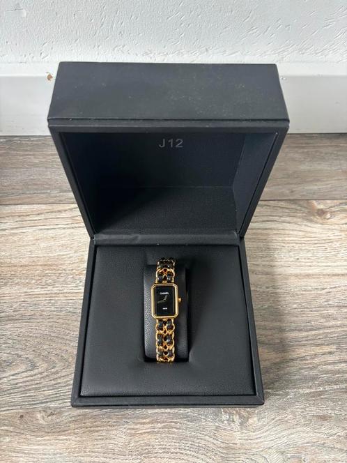 Zwart met goud Chanel horloge met toebehoren, Sieraden, Tassen en Uiterlijk, Horloges | Dames, Ophalen of Verzenden