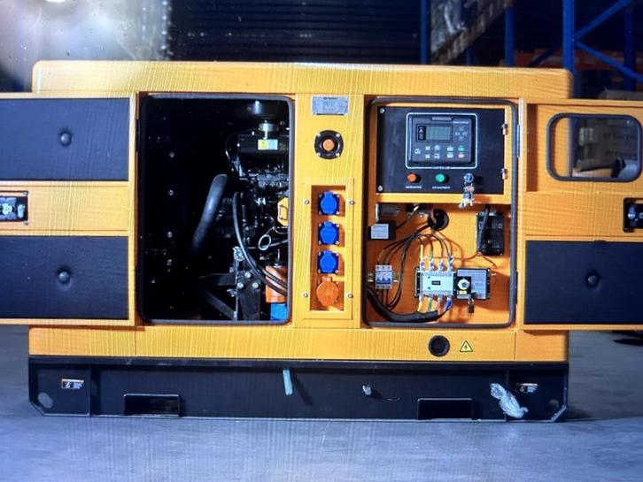 noodstroomaggregaat -15 kva als nieuw 2022, Zakelijke goederen, Machines en Bouw | Aggregaten, Ophalen