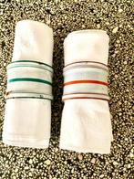 Twee oude emaille witte servetringen, Ophalen of Verzenden