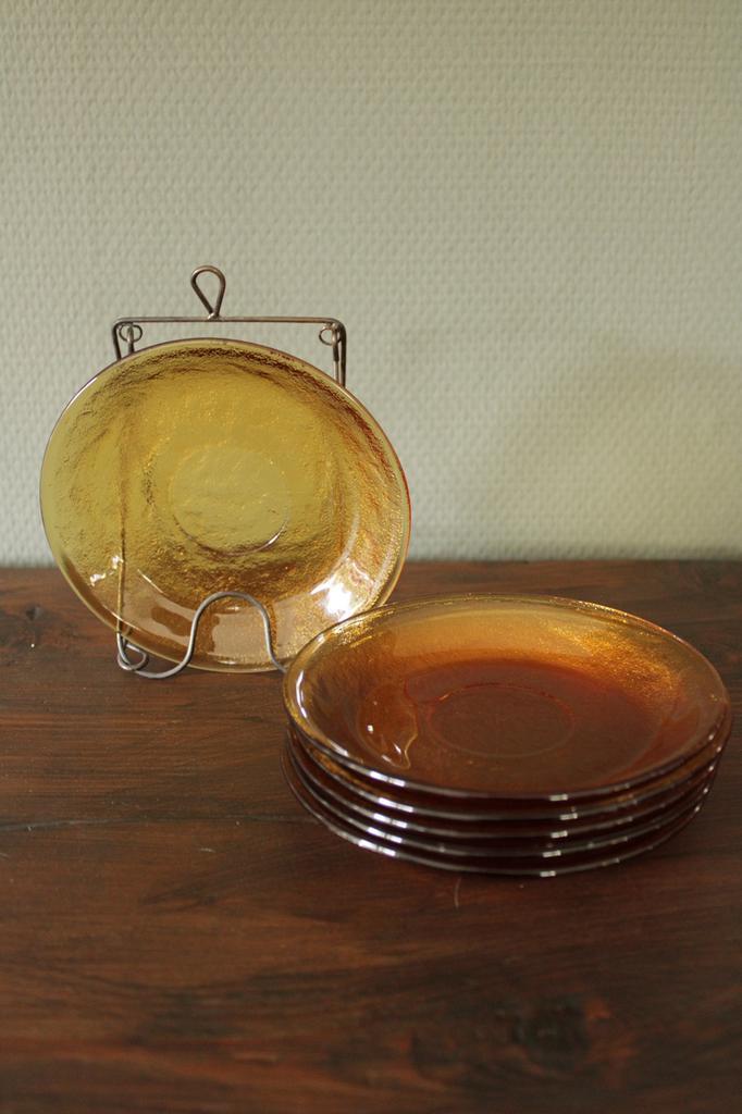 Zes Arcoroc Sierra servies gebaksbordjes / schoteltjes bruin, Antiek en Kunst, Antiek | Glas en Kristal, Ophalen