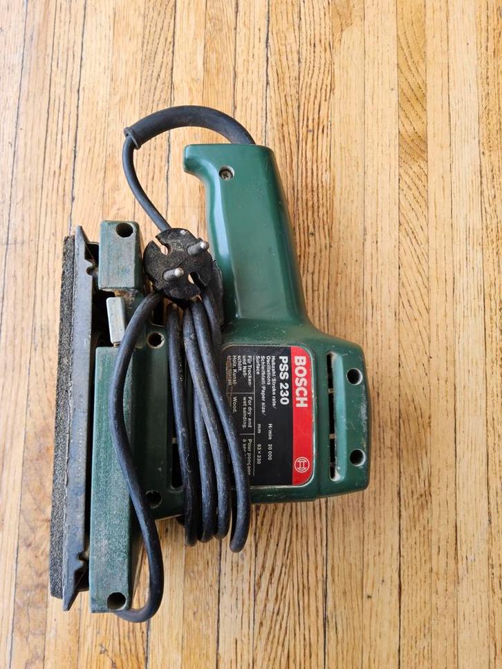 Bosch PSS 230 Vlakschuurmachine, Doe-het-zelf en Verbouw, Gereedschap | Schuurmachines, Gebruikt, Vlakschuurmachine, Minder dan 600 watt