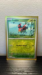 Ledyba 002/142 reverse holo Stellar Crown pokemon kaart, Ophalen of Verzenden, Nieuw, Boosterbox