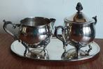 Melk en suiker kannetje op een dienblad. Verzilverd, Antiek en Kunst, Ophalen of Verzenden