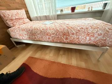 Bedframe ikea - afbeelding 1